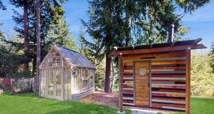 Spacious cabin w/ large deck, grill, w/d & great location