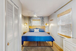 3 bedrooms, iron/ironing board, Internet, bed sheets