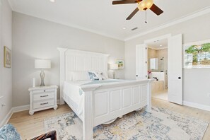 4 bedrooms, iron/ironing board, Internet, bed sheets