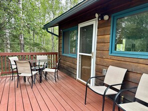 Outdoor dining - 3BD/2BA Hideaway Cabin-Style Escape in the Heart of Alaska (Wasilla)