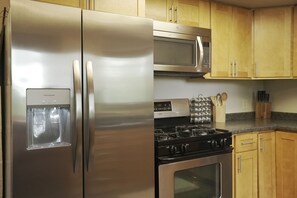 Mikrowelle, Ofen, Herdplatte, Geschirrspüler