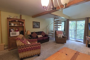 TV, fireplace, DVD player
