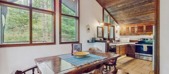 Cozy house in woods w/ wood-burning fireplace, balcony, bonus room, creek