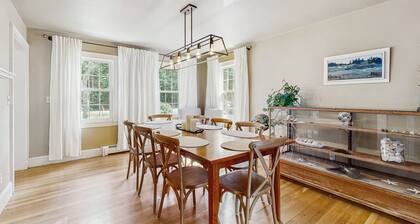 Charming Retreat w/ WiFi, Ping Pong Table & Walking Distance to the Ocean