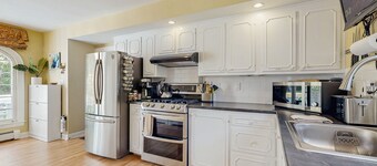 Charming Retreat w/ WiFi, Ping Pong Table & Walking Distance to the Ocean