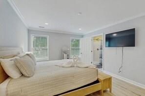 4 habitaciones, tabla de planchar con plancha, internet y ropa de cama 