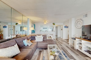 TV, DVD player, books - Oceanfront condo with pool, private balcony, W/D & direct beach access (North Myrtle Beach)