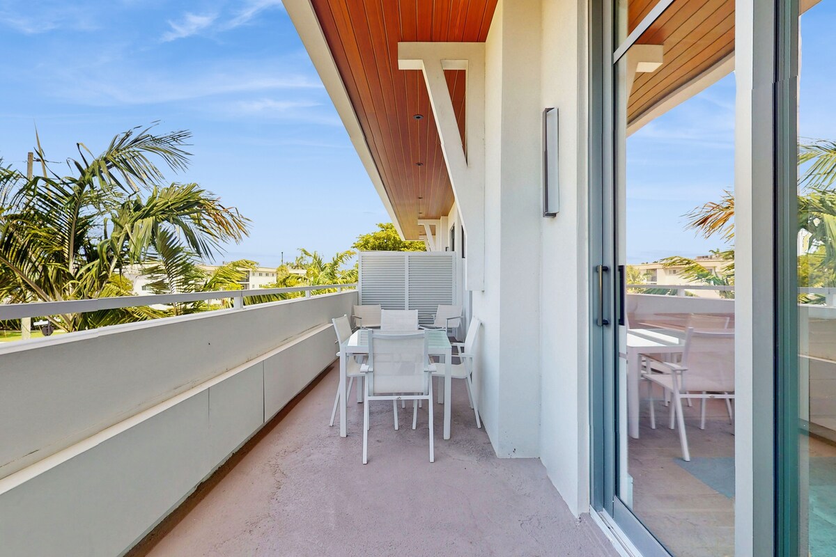 Photo 2 of Exceptional condo with balcony, WIFi, and located close to beaches and downtown