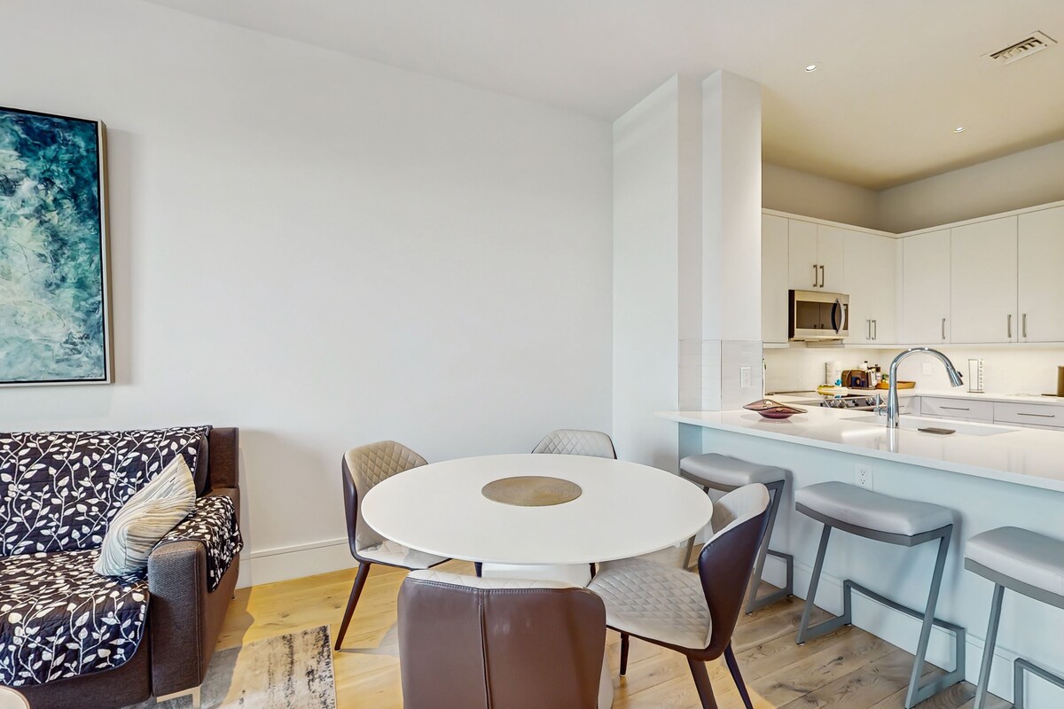 Photo 5 of Exceptional condo with balcony, WIFi, and located close to beaches and downtown