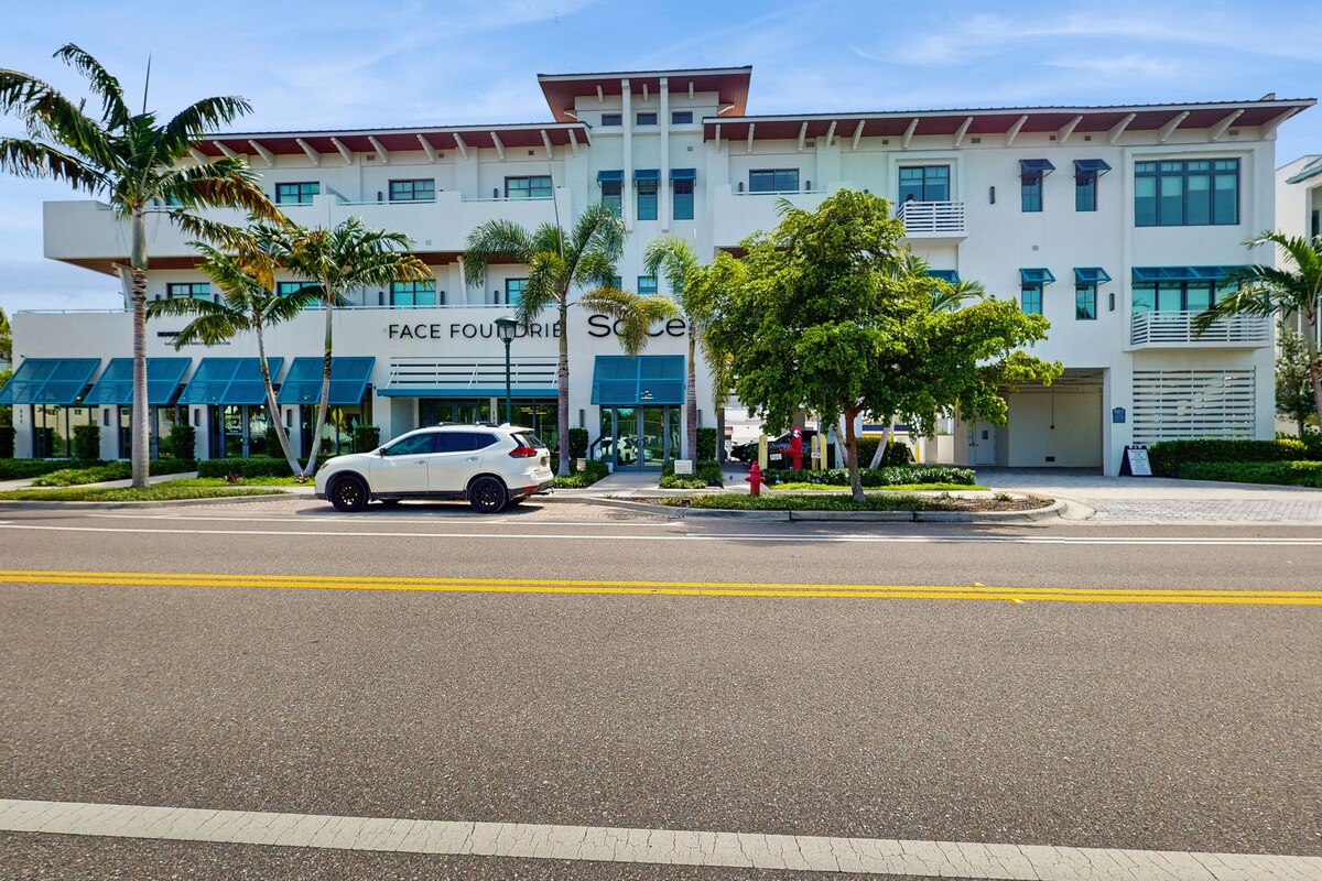 Photo 16 of Exceptional condo with balcony, WIFi, and located close to beaches and downtown