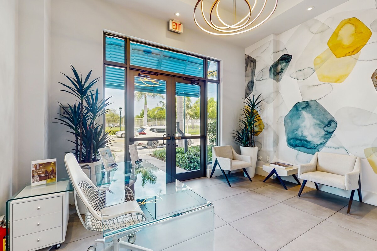 Photo 15 of Exceptional condo with balcony, WIFi, and located close to beaches and downtown