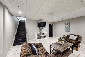 TV - Town of Rehoboth Beach apartment w/balcony, walk to beach (Rehoboth Beach)