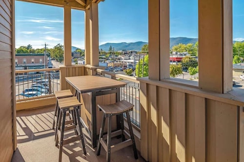 Downtown Sandpoint Adorable Urban Escape