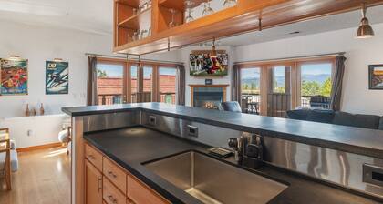 Top-Floor Condo in Downtown Sandpoint - Sleeps 6
