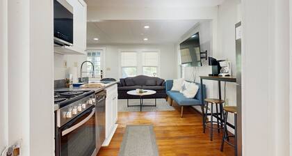 Quaint home near town, skiing, shopping, hiking & Saco River