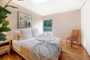 4 Schlafzimmer, Bügeleisen/Bügelbrett, WLAN, Bettwäsche