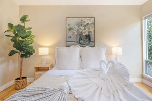 4 habitaciones, tabla de planchar con plancha, wifi y ropa de cama 