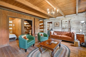 Interior - Historic chalet w/ porch & BBQ grill (Capon Bridge)