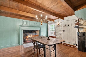 Dining - Historic chalet w/ porch & BBQ grill (Capon Bridge)
