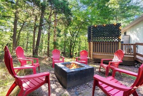 Cozy Retreat w/Hot Tub & Fire Pit near Bryce