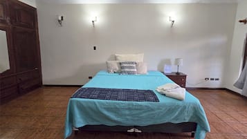 Chambre Double Confort, vue ville | Fer et planche Ă repasser, Wi-Fi gratuit