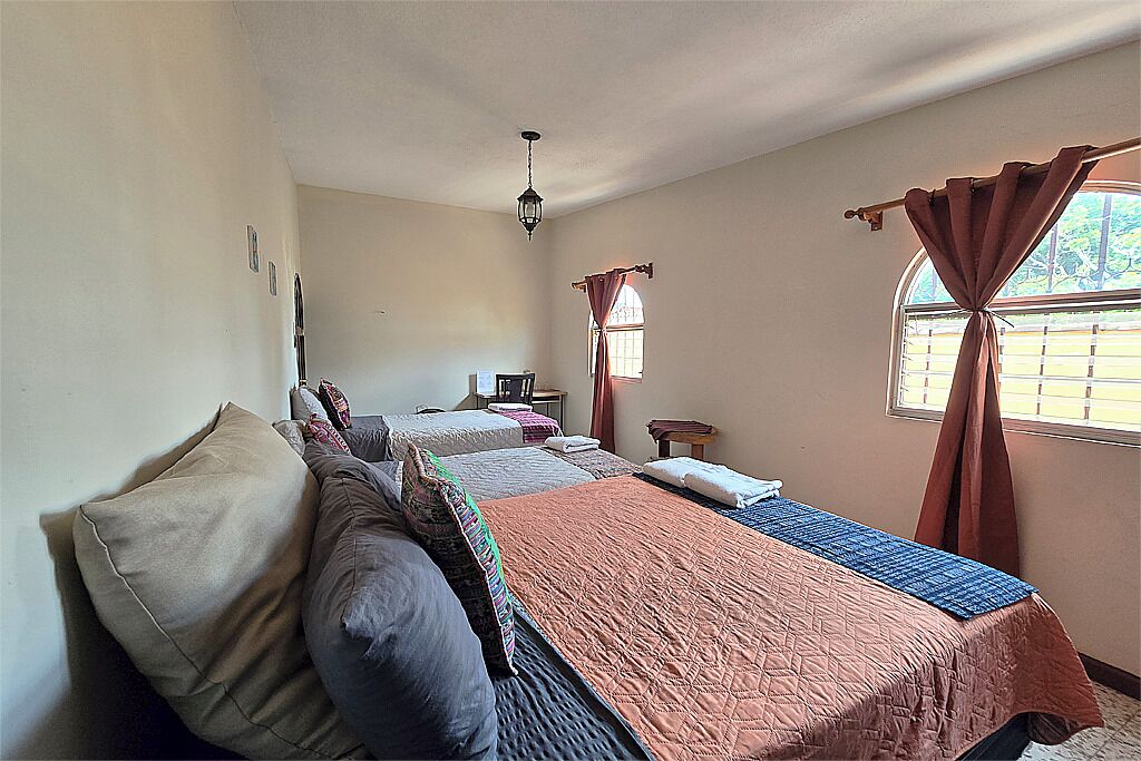 Chambre Quadruple | Fer et planche à repasser, Wi-Fi gratuit