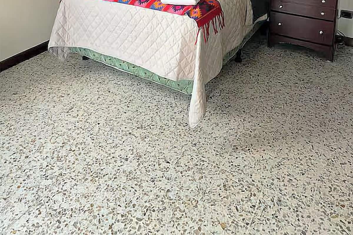 Chambre Double | Fer et planche à repasser, Wi-Fi gratuit, draps fournis