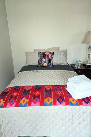Iron/ironing board, free WiFi - A 3 minutos del Aeropuerto (Guatemala City)