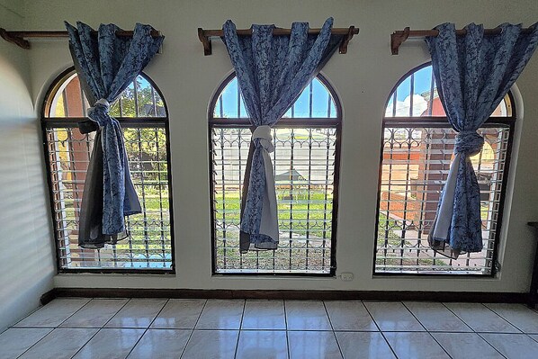 Standard Double Room, Garden View | Iron/ironing board, free WiFi