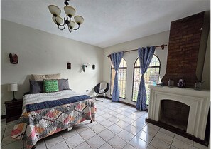 Doppelzimmer, Gartenblick | Bügeleisen/Bügelbrett, kostenloses WLAN