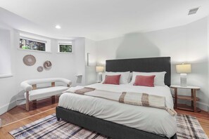 1 bedroom, iron/ironing board, travel cot, WiFi