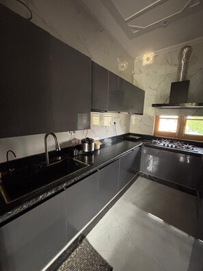 Micro-ondas, cooktop, lava-louças