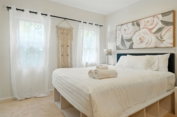 2 bedrooms, in-room safe, desk, iron/ironing board