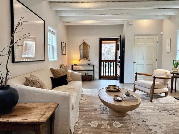 Smart TV, fireplace, offices