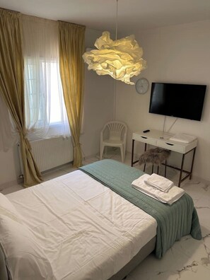 2 bedrooms, iron/ironing board, free WiFi, bed sheets