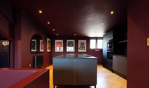 Fridge, microwave, oven, stovetop - Gatsby at The Heim Residences (Greater Manchester)