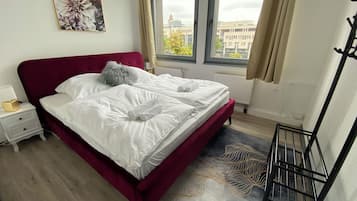 3 bedrooms, iron/ironing board, WiFi, bed sheets