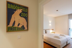 1 bedroom, iron/ironing board, Internet, bed sheets - GuestReady - Republic Apartments 6D (Lisbon)