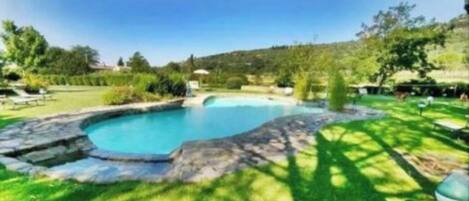Piscina all'aperto