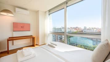 2 quartos, ferros/tábuas de passar roupa, acesso à internet