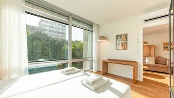 1 bedroom, iron/ironing board, internet, bed sheets