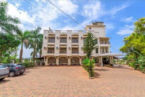 Exterior - 4-bedroom villa in delightful Lonavala with AC (lonavala)