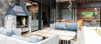Pedacito de Lago: Lakeview Home w/ Private Pool