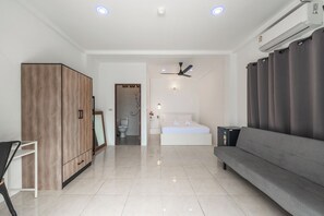 Villa, Bay View | Free WiFi - 4BR PoolVilla and SeaView V199 (Patong)