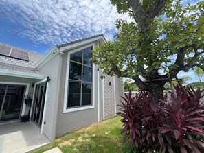 Exterior - 4-bedroom villa in beautiful Pattaya with AC (พัทยา)