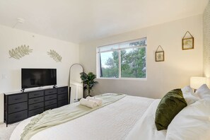 6 Schlafzimmer, Reisekinderbett, WLAN, Bettwäsche