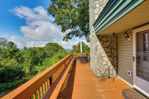 Outdoor dining - Outdoor Fun w/ Family! Quiet Escape in Zionville (Zionville)