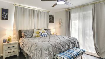 3 bedrooms, desk, iron/ironing board, WiFi