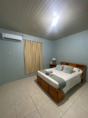2 quartos, escrivaninha, Wi-Fi de cortesia, roupa de cama