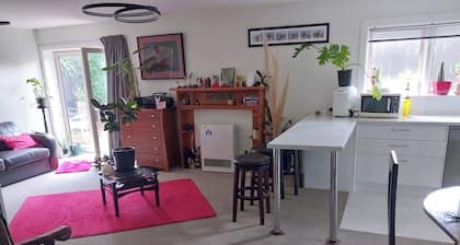Room-guest Room A Flat 2 33a Ventnor S